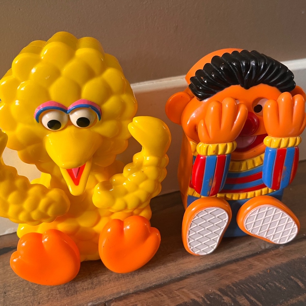 Sesame Street music peekaboo toys